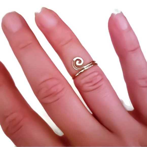 Hammered spiral midi/knuckle ring - Picture 3 of 6